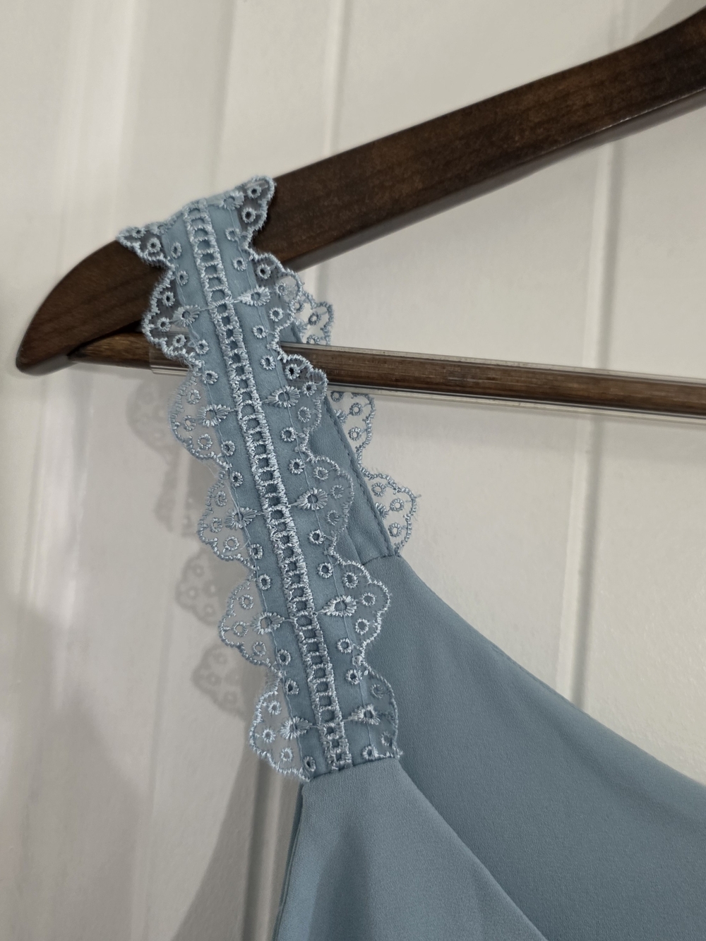 Nordstrom Rack Blue Lace Strap Camisole Tank Top Size MD - Picture 4 of 9